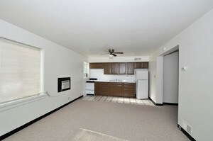 Foto del edificio - 821 W Greenwood Ave