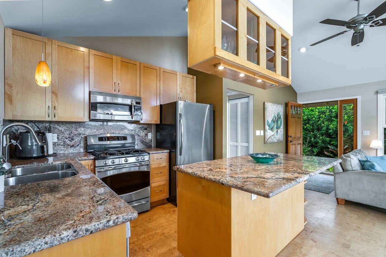 Foto principal - Fully Furnished - Stunning 1 Bedroom/1 Bat...