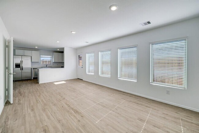 Building Photo - 9018 Estes Lks Dr