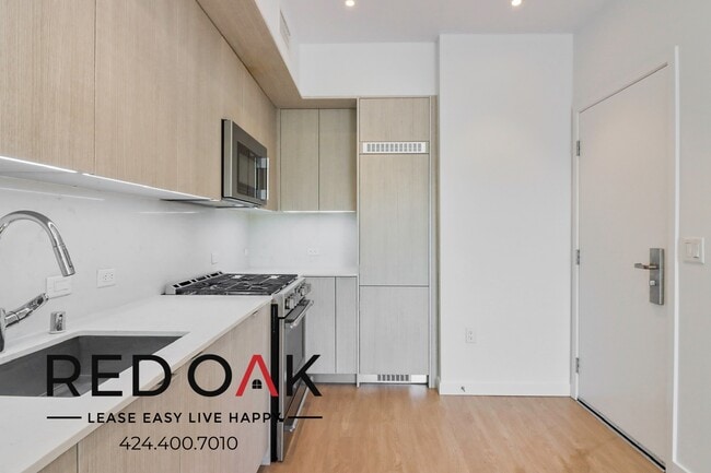 Building Photo - ~6 WEEKS FREE~ Gorgeous Contemporary One B...