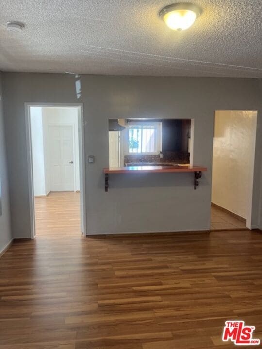 Foto del edificio - 4281 S Hobart Blvd