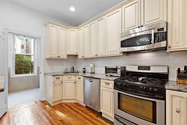 Foto del edificio - 910 Willow Ave