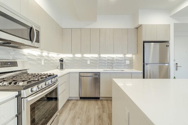 Building Photo - 477 Broadway