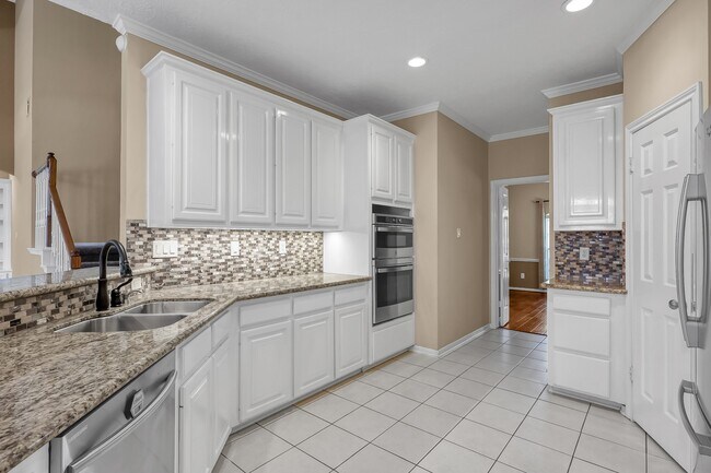 Building Photo - 30118 Bashaw Dr