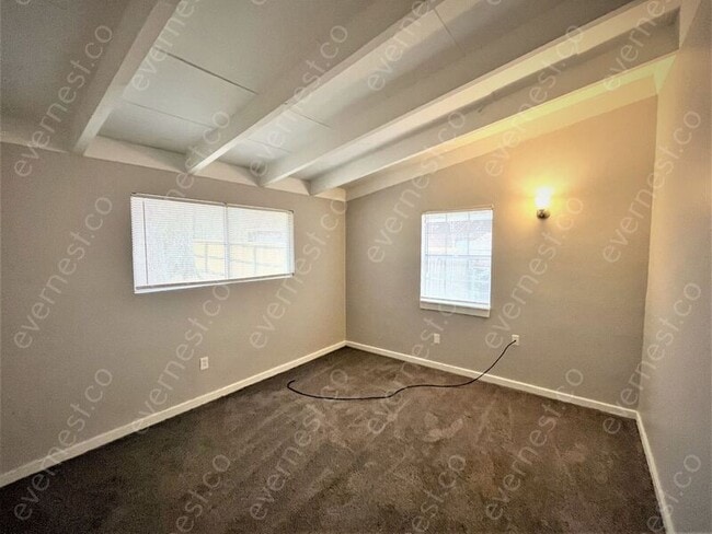 Building Photo - 2854 Revere St