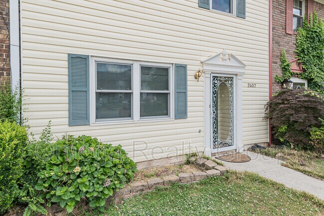 Building Photo - 2407 Hampstead Dr