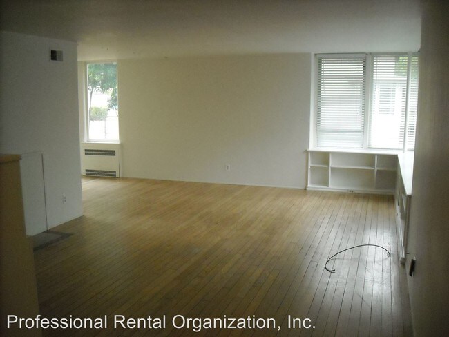 Building Photo - 1012 Azuar Ave