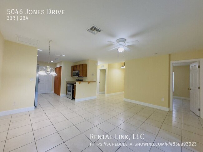 Building Photo - 5046 Jones Dr