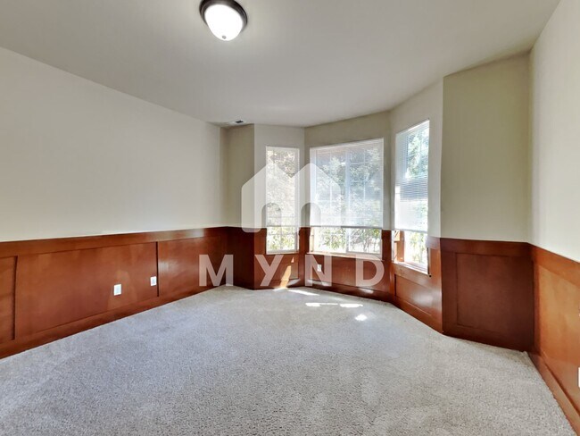 Foto del edificio - 651 Hoquiam Ave NE