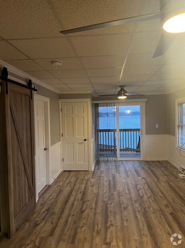 Eagle Point Apartments for Rent Fox Lake, IL 2 Rentals