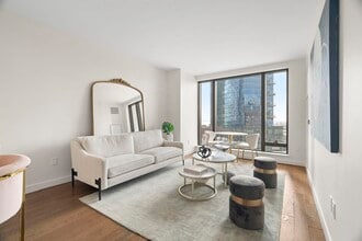 Building Photo - 99 Hudson St