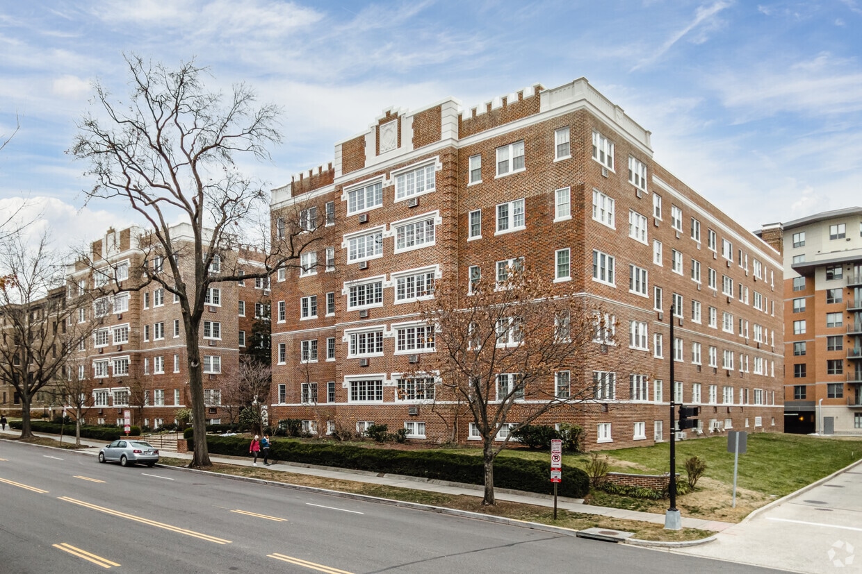Primary Photo - 3901 Connecticut Ave NW