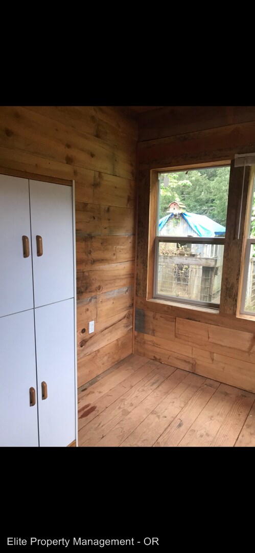 Building Photo - 3 br, 1 bath House - 20284 Harlan Rd