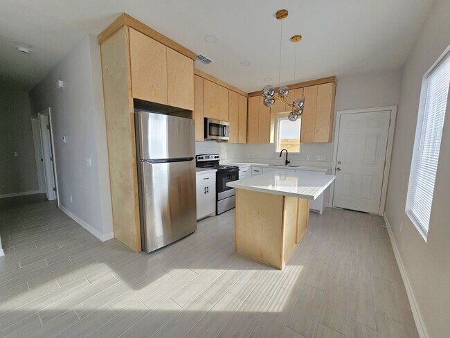 Foto del edificio - 1019 N Woodson Ave