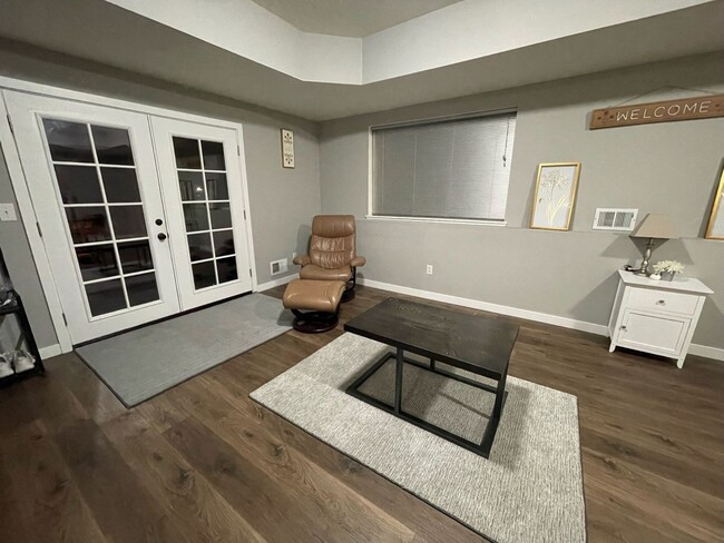 Building Photo - 5 Bedroom Single Family Home in Lynnwood