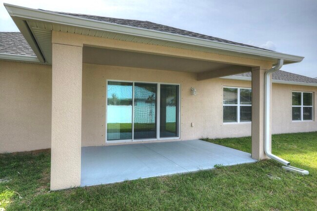 Building Photo - 661 Cavern Terrace
