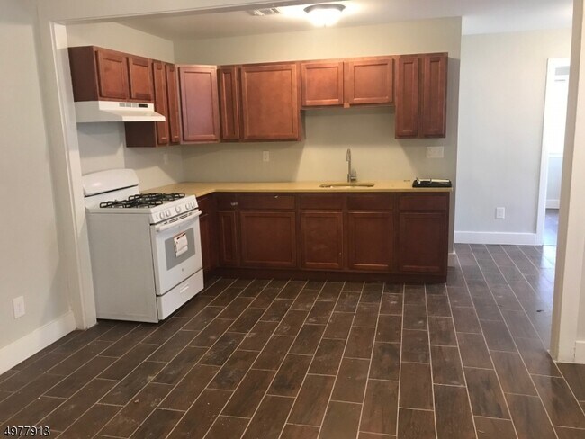 Building Photo - 301 Manson Pl