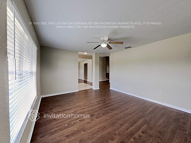 Foto del edificio - 6859 Hunters Crossing Blvd