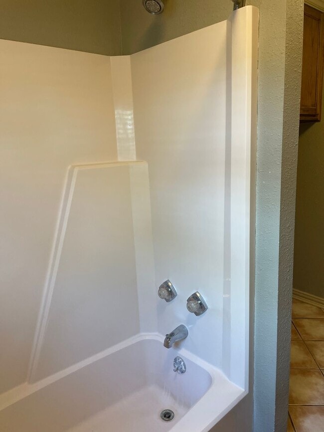 Building Photo - 3 bed, 2 bath in the heart of Abilene!