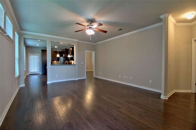 Foto del edificio - 504 Hummingbird Ln