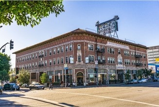 Building Photo - Jensen's Recreation Center Apts...Gorgeous...