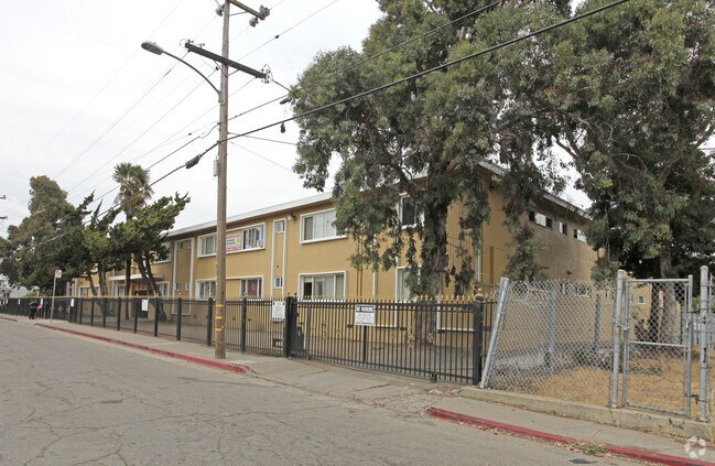 7630 Lockwood St Oakland Ca 94621 Als Building Photo 7630 Lockwood St