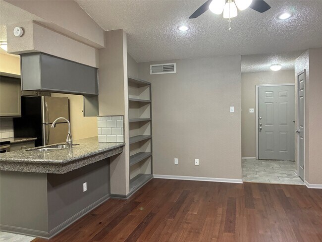 Building Photo - 2120 El Paseo St