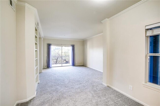 Foto del edificio - 6000 Shepherd Mountain Cove