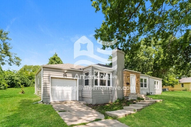 Building Photo - 904 E 84th Terrace