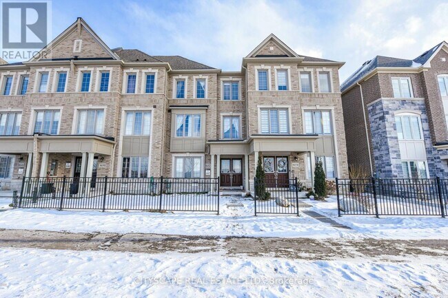 Building Photo - 8652 Financial Dr