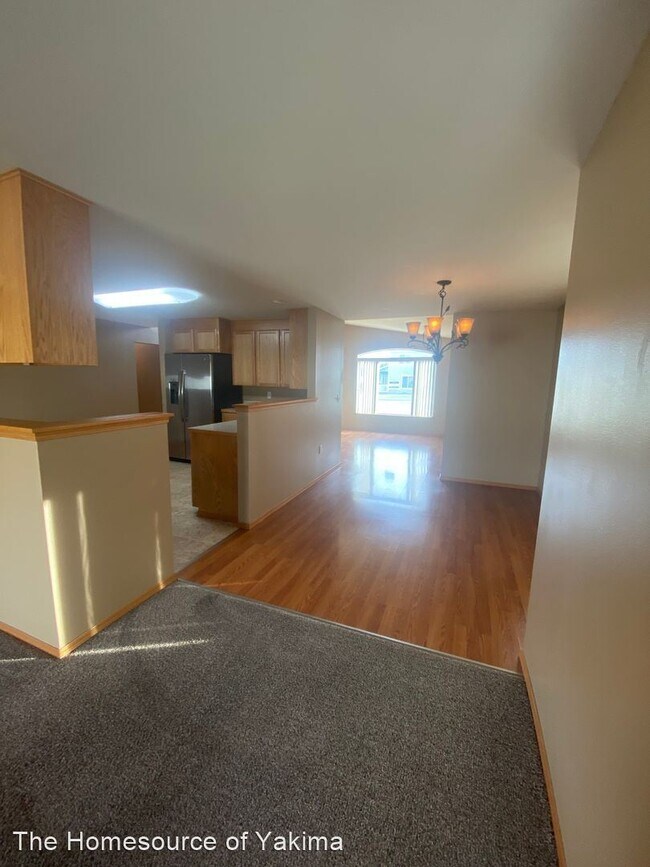 Building Photo - 3 br, 2 bath House - 2230 S. 66th Avenue