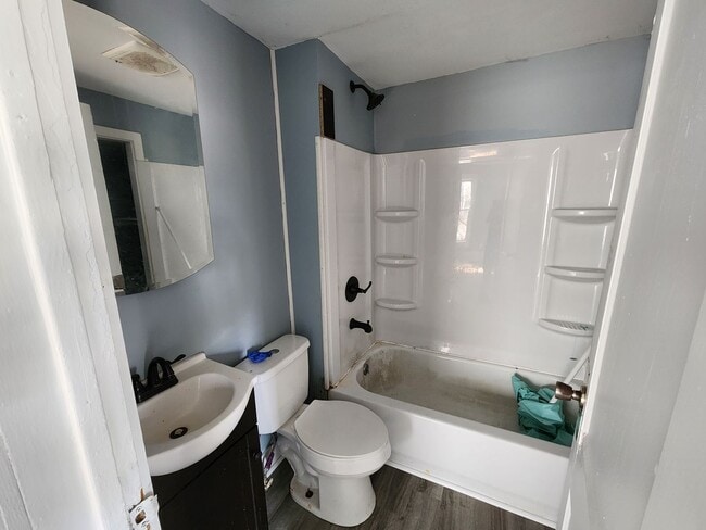 Building Photo - 213 E 28th Street #1
