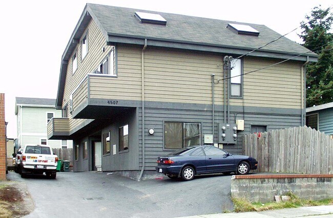 Foto del edificio - 4507 Sunnyside Ave N