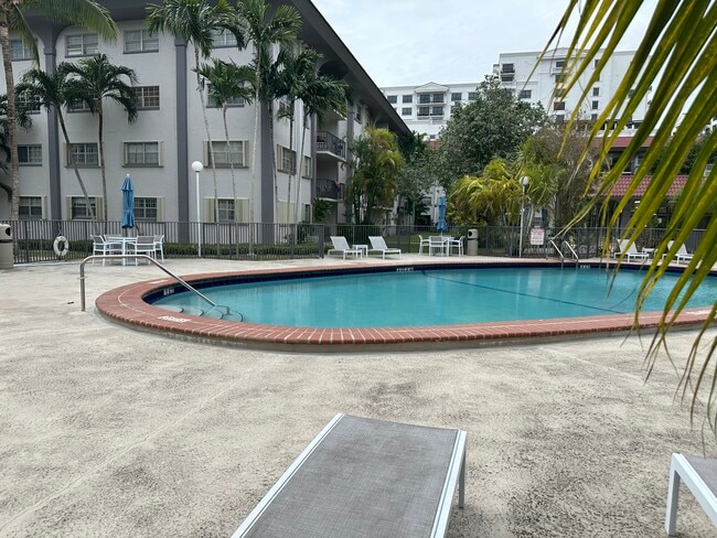 Building Photo - 8107 SW 72nd Ave