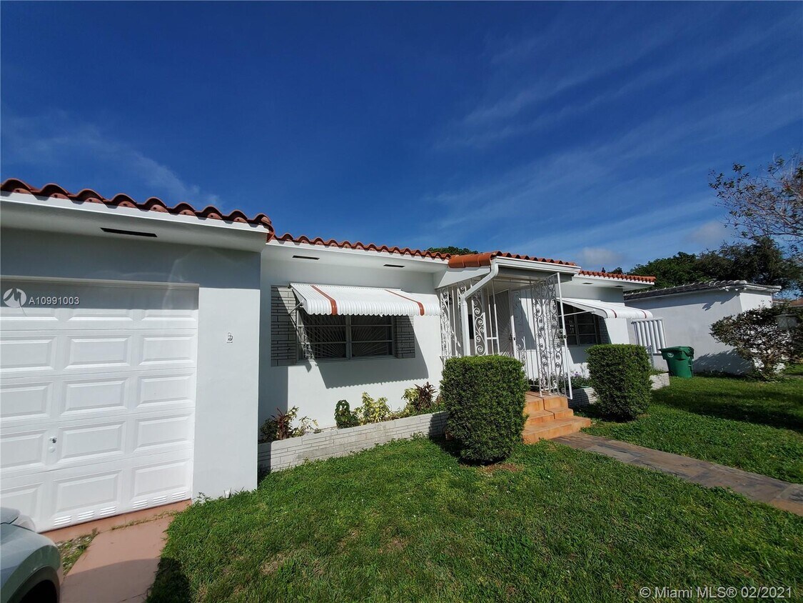 Foto principal - 221 NE 48th Terrace