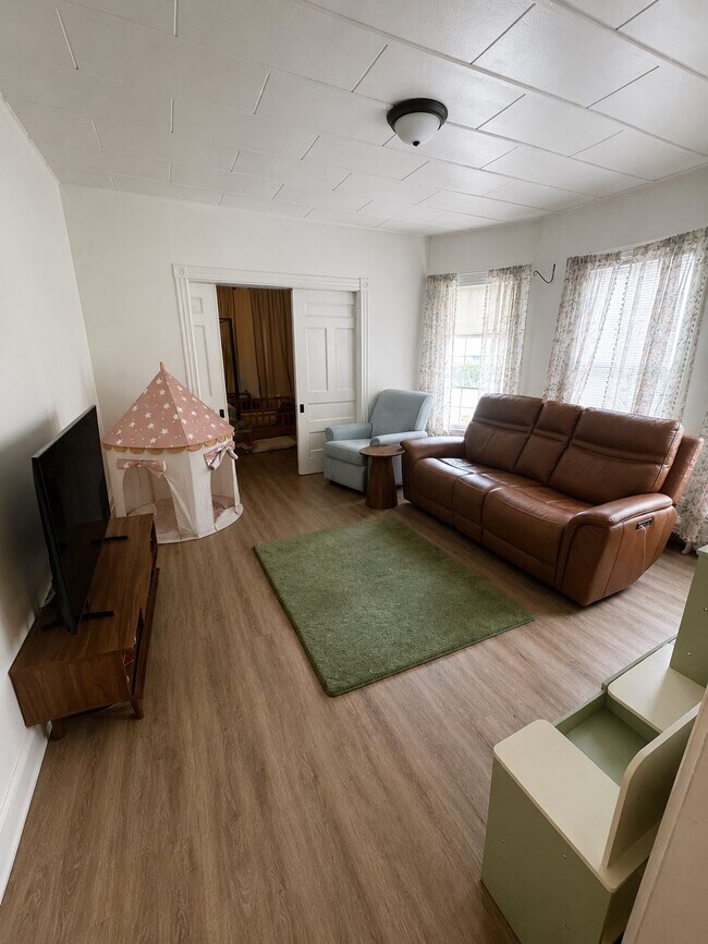 Foto del edificio - 148 Summer St