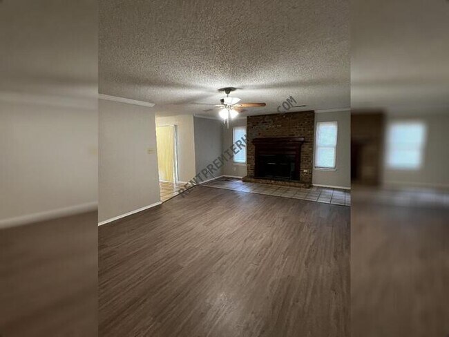 Building Photo - 309 Ridgelea Ave