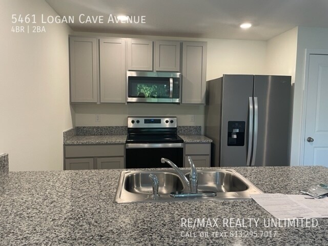 Foto del edificio - 5461 Logan Cave Avenue Wimauma FL 33598