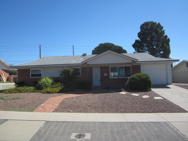 Building Photo - 512 De Leon Dr