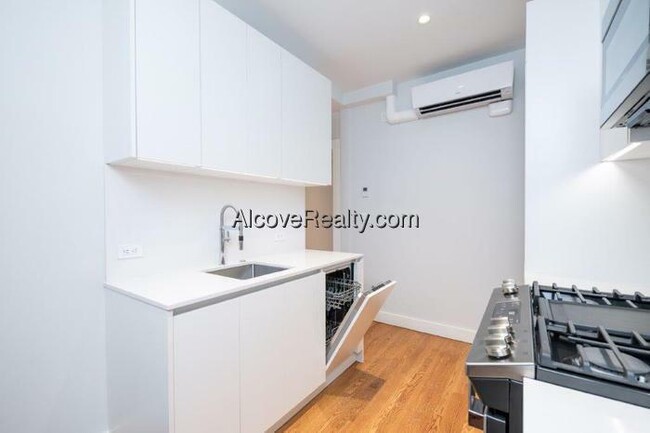 Foto del edificio - 17a Forest St