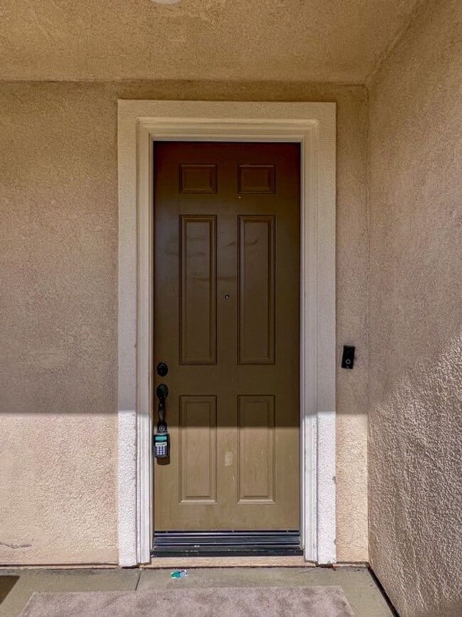 Building Photo - Beautiful 4 bedroom Menifee home available...