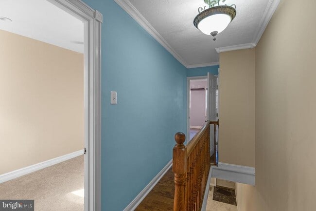 Building Photo - 3057 Edgemont St