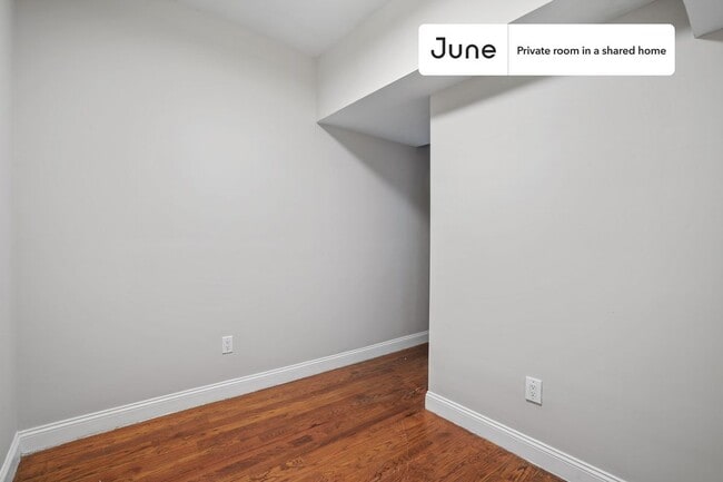 Building Photo - Room in Shared 4 bed/1 bath home in Crown Heights