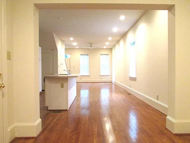 Photo - 3 S Plum St Townhome