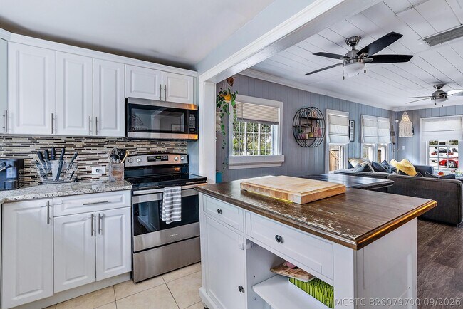 Building Photo - 524 50th St