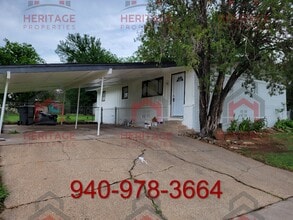 Building Photo - 1055 W Wenonah Blvd