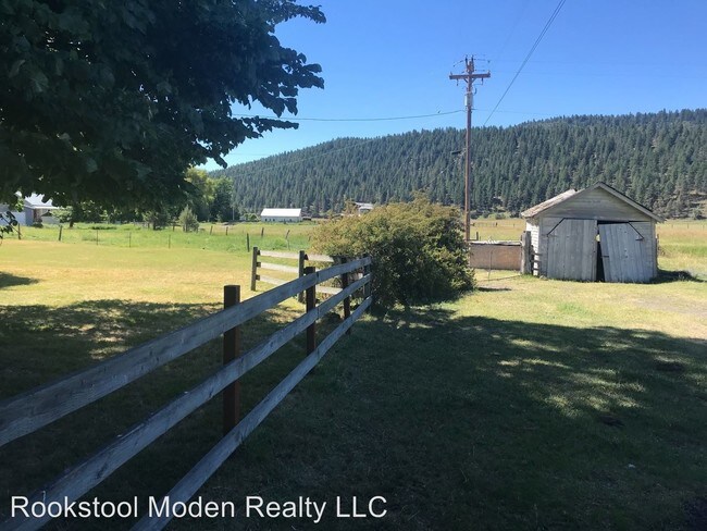 Building Photo - 4 br, 1 bath House - 13845 Algoma Rd