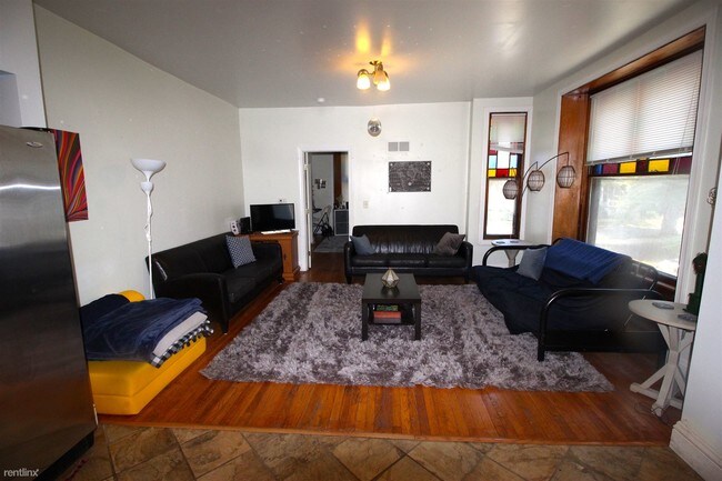 Building Photo - 6 br, 3 bath  - 514 E Ann St # 2 #2