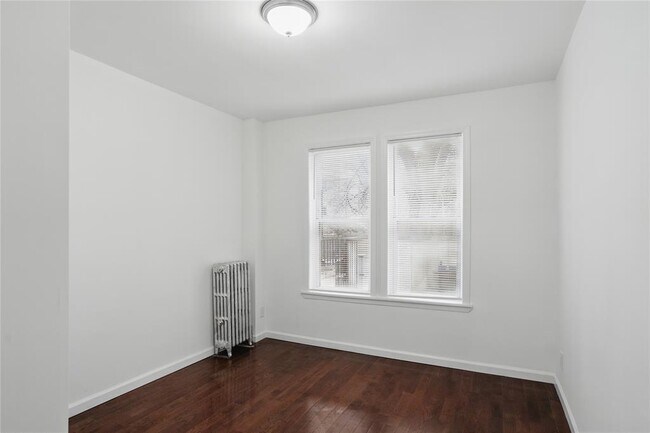 Foto del edificio - 725 Taylor Ave