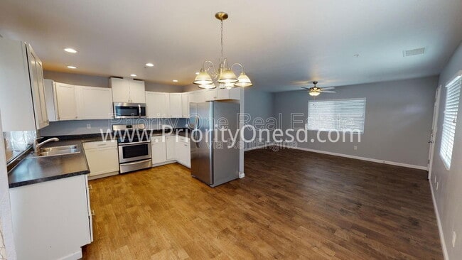 Building Photo - 3854 Alameda Way
